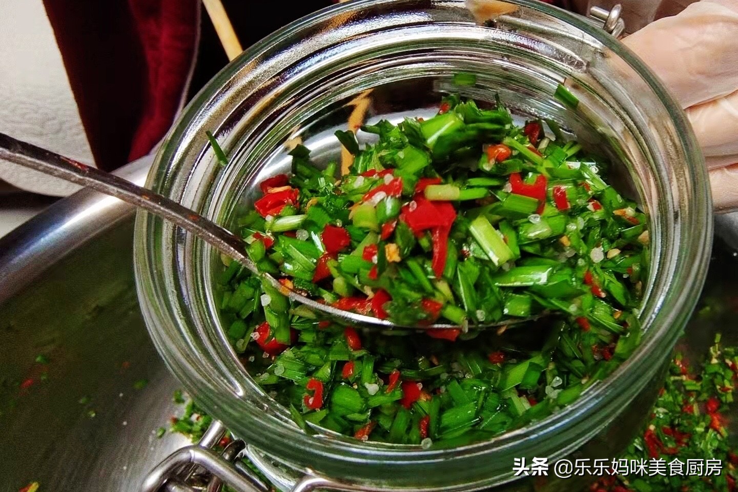 韭菜腌制家常做法（家常腌韭菜的详细做法分享）