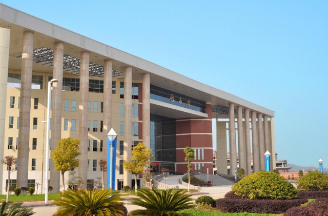 江西学费超贵的大学，录取分却不高，家境一般的学生慎重考虑