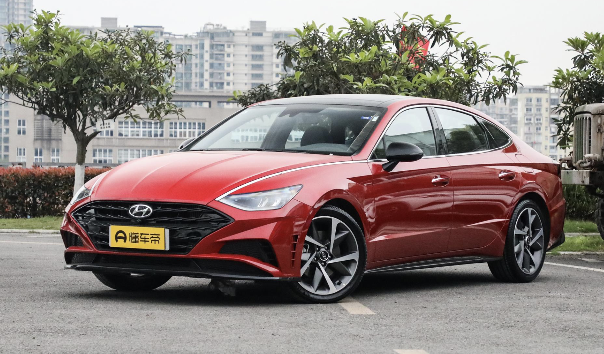 第五代索纳塔第六代索纳塔作为现代汽车旗下经典车型,索纳塔自1985年