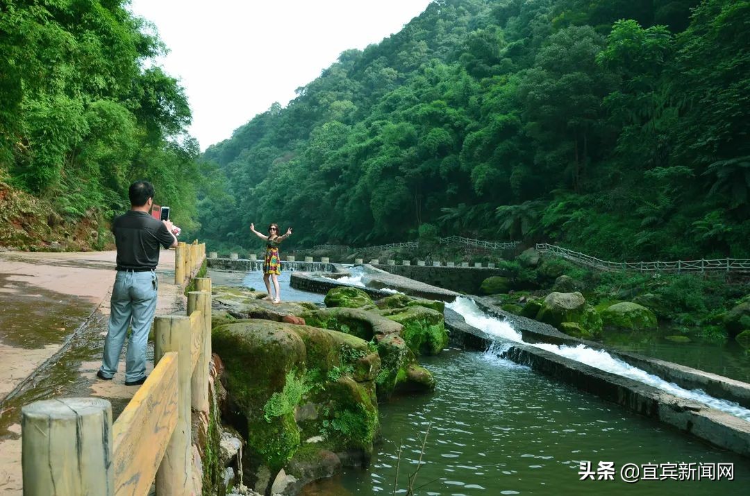 速速围观！“双节”期间 宜宾加开这些列车
