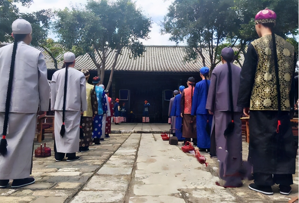 高考，带手机上考场搜题，会面临什么样的处罚？