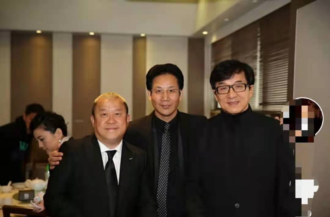 网红企业家直播后被批捕！疑卷入吴签事件，曾与多位明星关系甚密