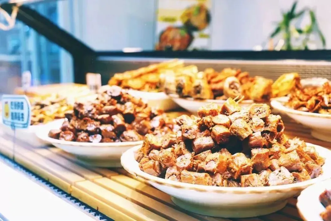 这座童话古堡是四川最美大学，未来中国机长的摇篮