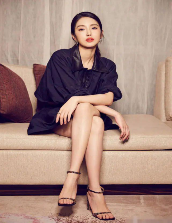 《欢乐颂》新五美公开亮相,闺蜜合照暴露真实关系,孙千尴尬