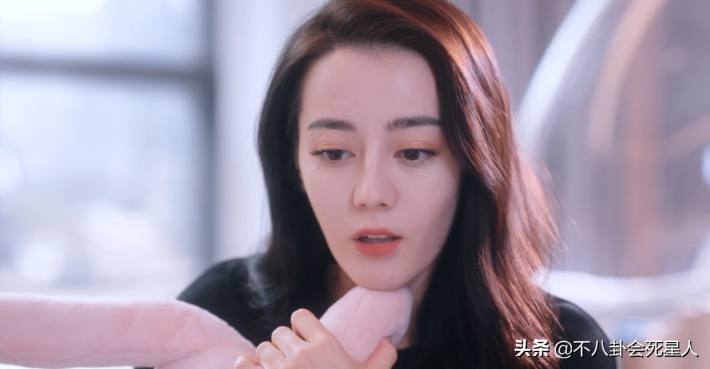 从高雯到乔晶晶,迪丽热巴的“神颜”是如何一步步走下坡路的?