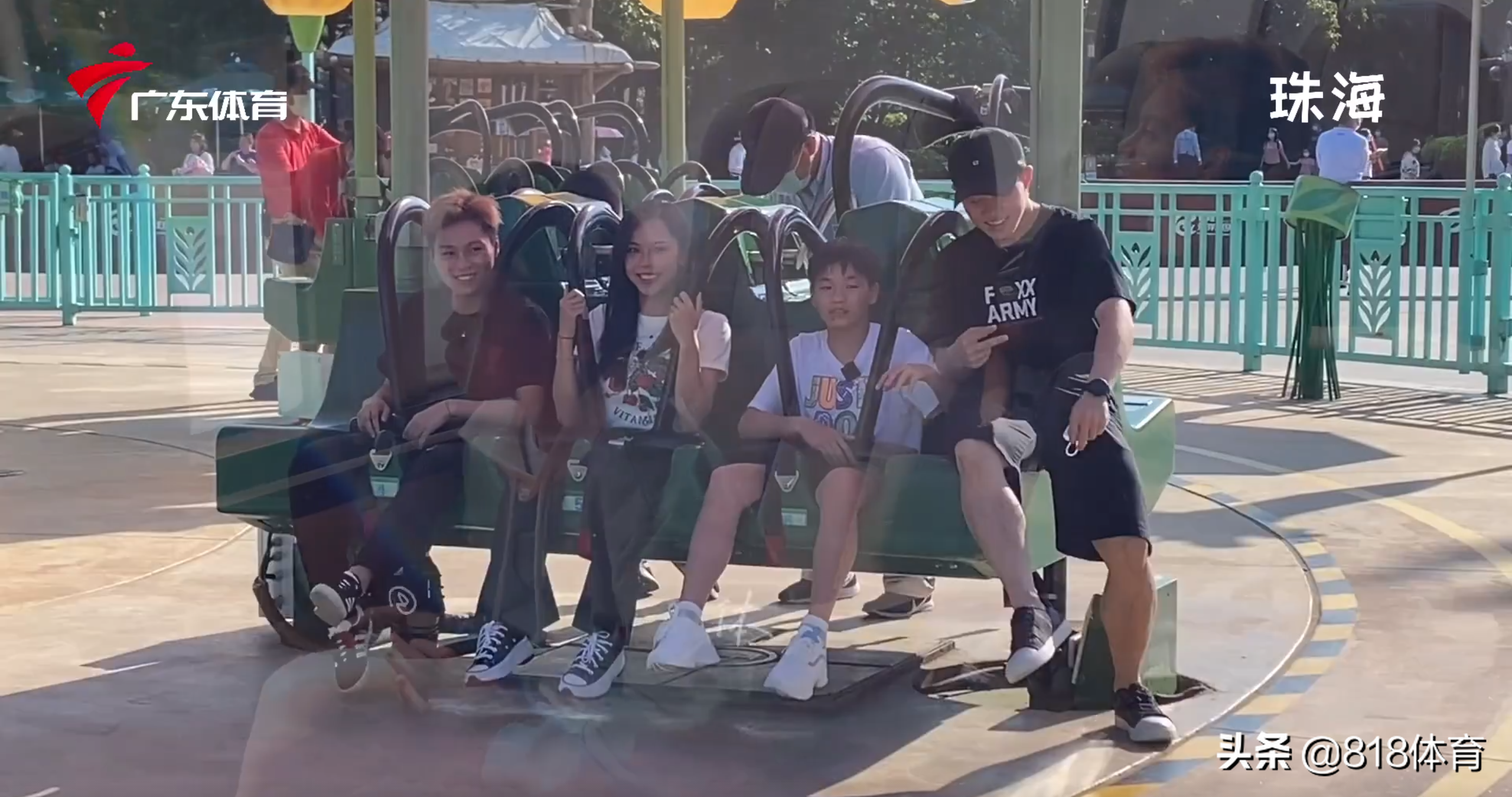 开心!全红婵游珠海长隆,大师兄谢思埸带漂亮女友陪玩,红姐电灯泡