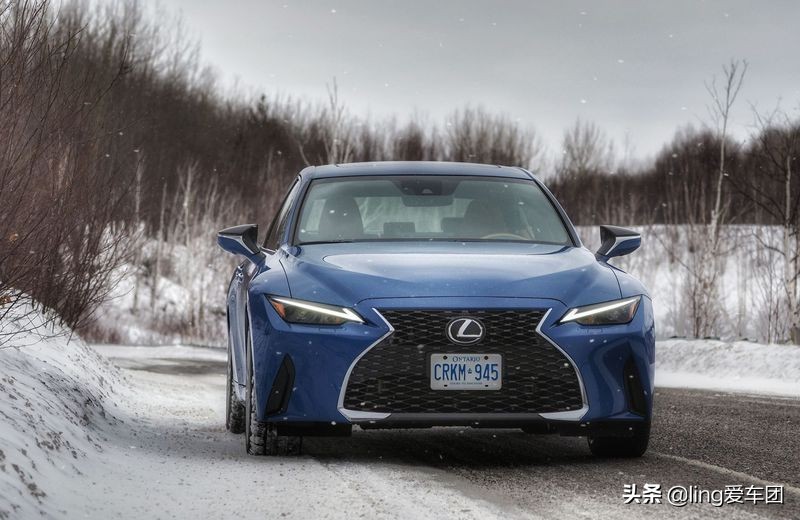 2021年雷克萨斯IS 300 AWD：运动型三厢车
