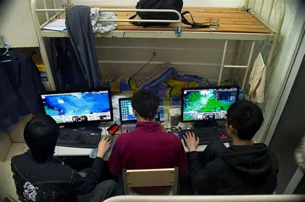 人民日报发文痛批，大学生现状被揭露，沉睡的大学生快醒醒吧