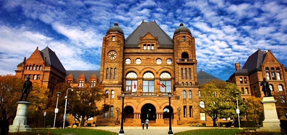 加拿大大学排名前十介绍，想留学选这些学校肯定没错