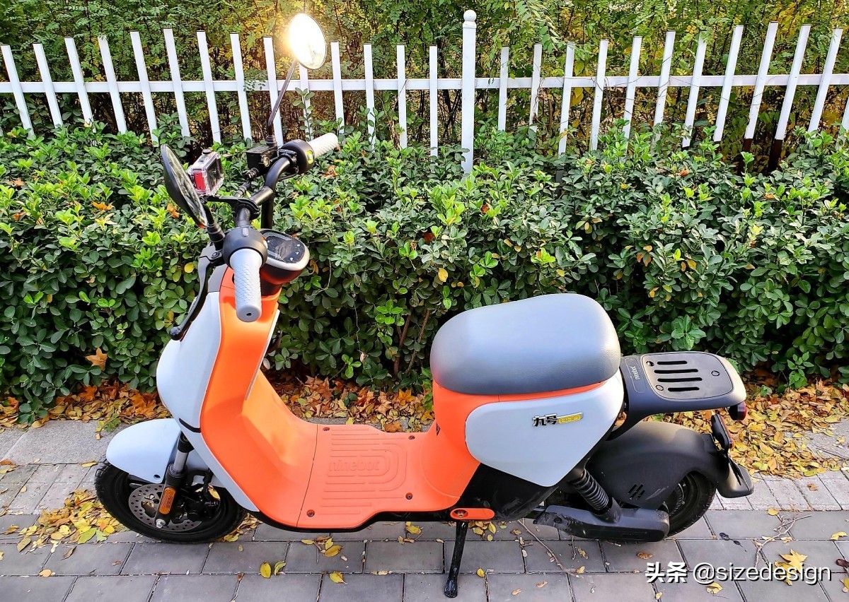 一个像宝马，一个更Mini？九号电动B系C系实车对比骑行体验