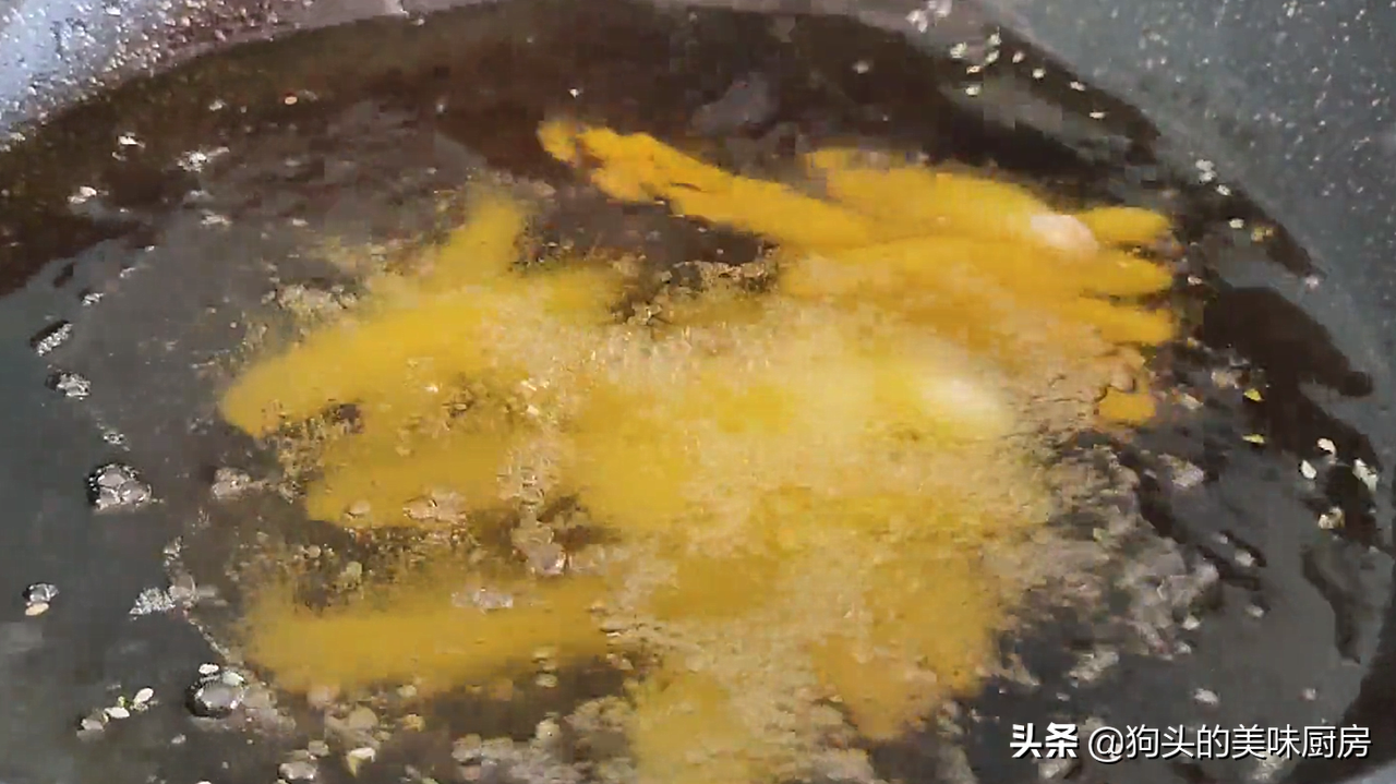 5块钱一斤的手指饼，2碗面粉1个鸡蛋，教你在家做，香酥可口