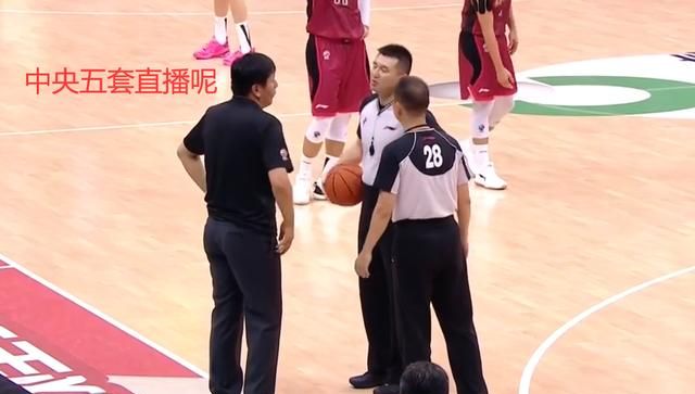 为什么cba京哨这么明显(CBA到底是否存在“黑哨”？又有什么内幕？)