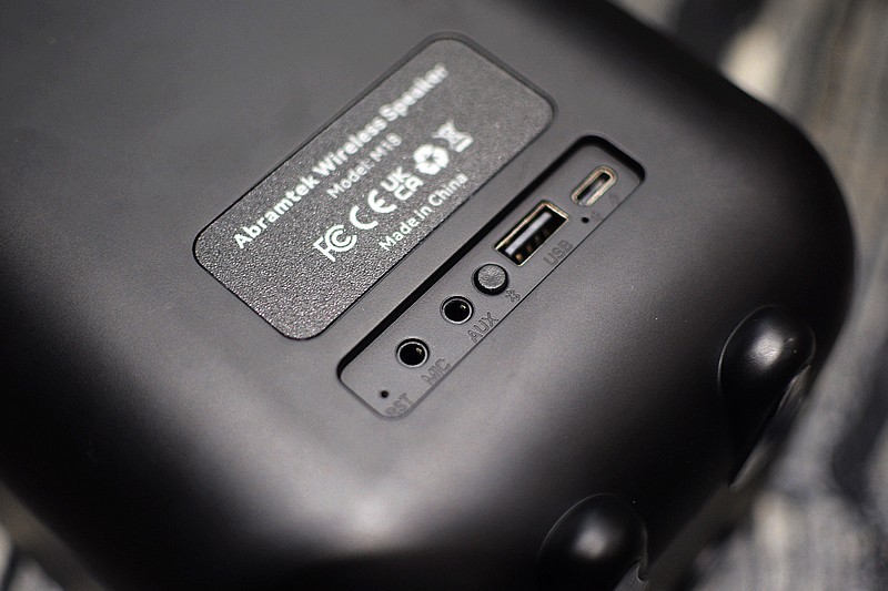 嗨起来 艾特铭客M18 K歌蓝牙音箱+无线K歌麦克风