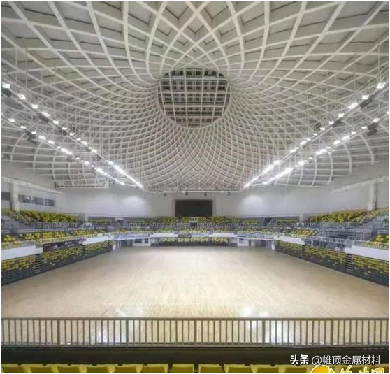 高颜值的金属屋面——榆林职业技术学院体育馆