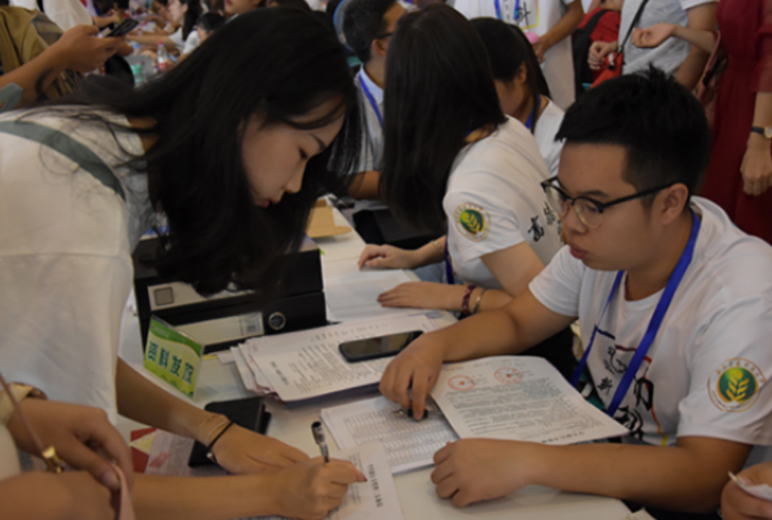 大一新生入学要不要“迁户口”？过来人的建议很中肯，都是干货