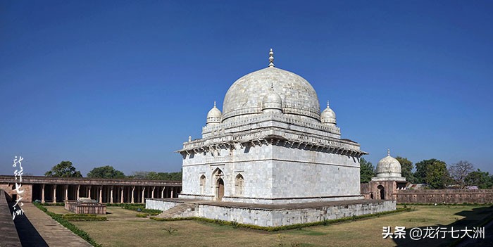 「印度」《曼杜》——埋藏在山区的瑰宝，皇家宫殿和浪漫爱情故事