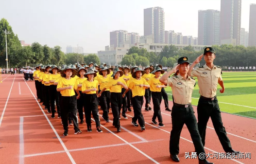 洛阳二外2019年新生国防教育暨入校课程闭营仪式圆满收官