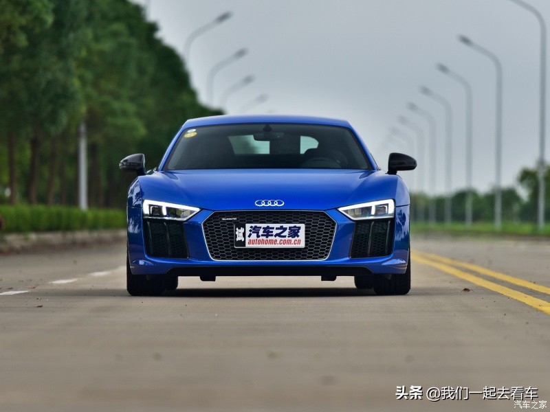 究竟如何定义超跑？下面带你领略百万级跑车 奥迪R8 V10