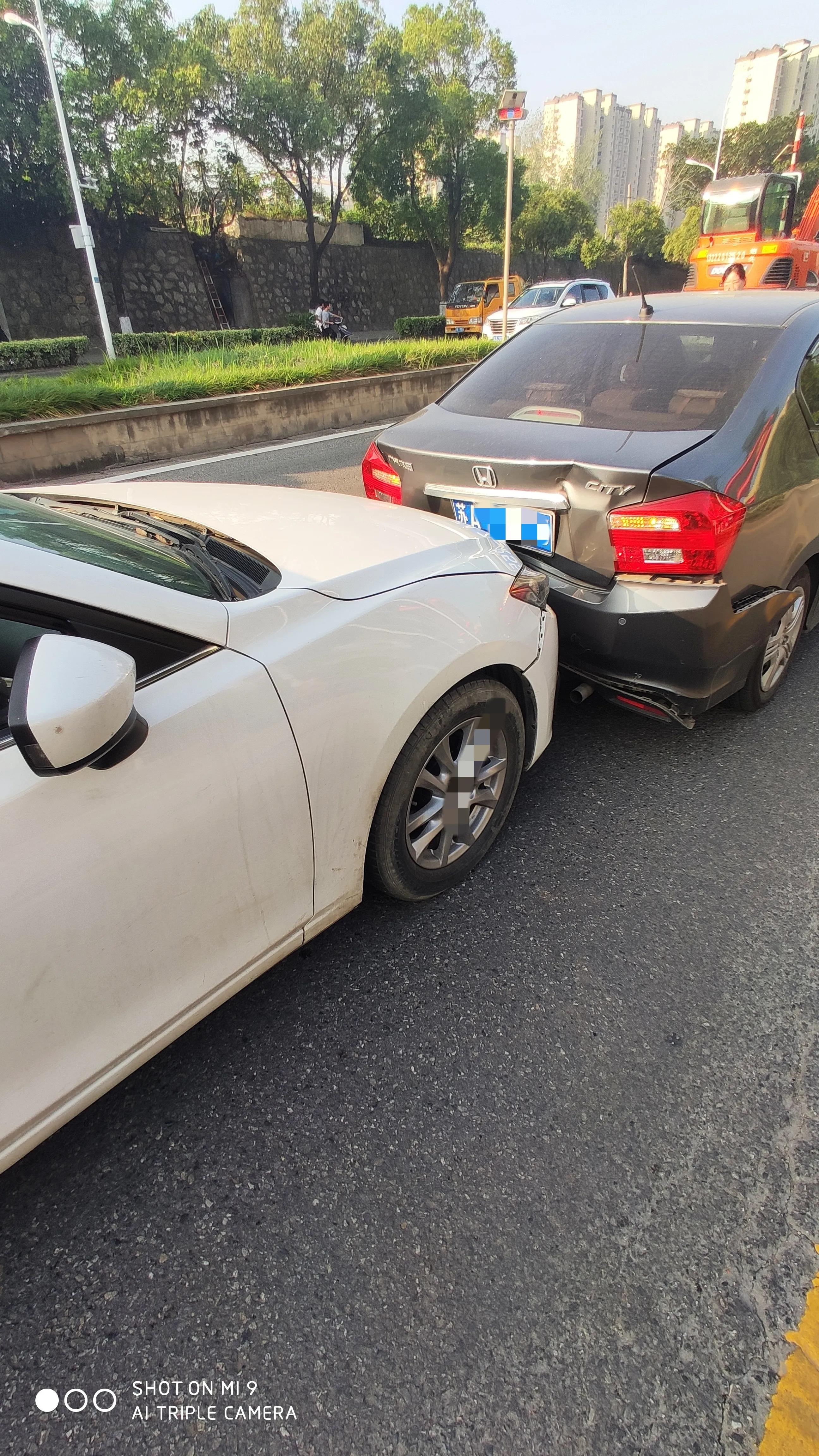 2019年9月17号车辆被人追尾,开回南京广汽本田玄武大道4s店维修,在