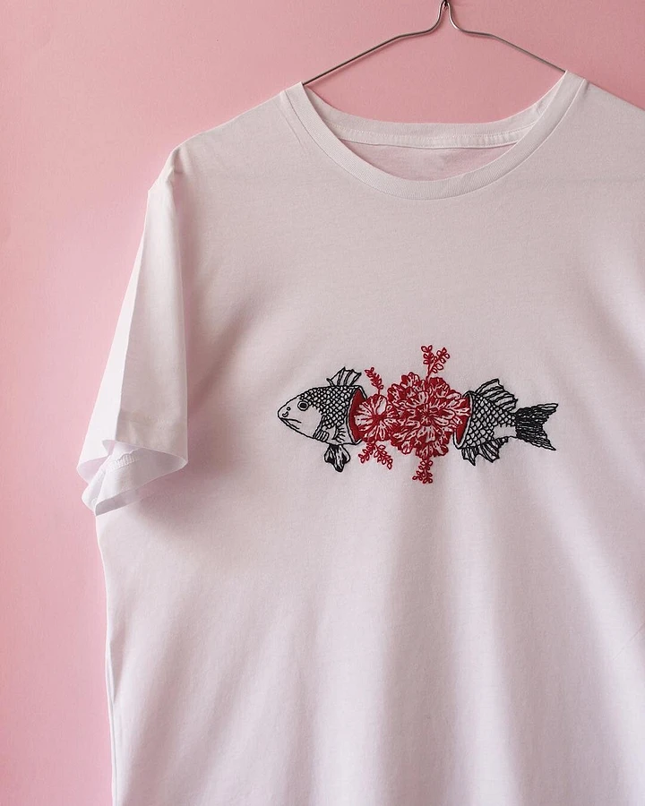 手工刺绣在T恤上看起来更加时尚，20种刺绣图案，一款比一款好看