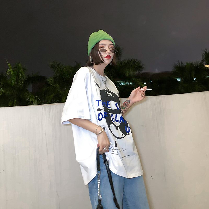 当代女大学生的“迷惑发型”，被钢铁直男调侃：乍一看好像我奶奶