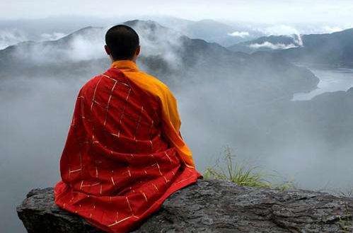 女人去寺庙烧香拜佛，一定要注意4点，否则适得其反