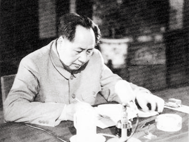 毛主席生前为什么没有公开发表《论十大关系》？