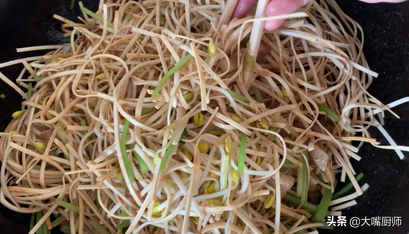 蒸挂面怎么做好吃又简单（2个技巧教你做河南蒸面）