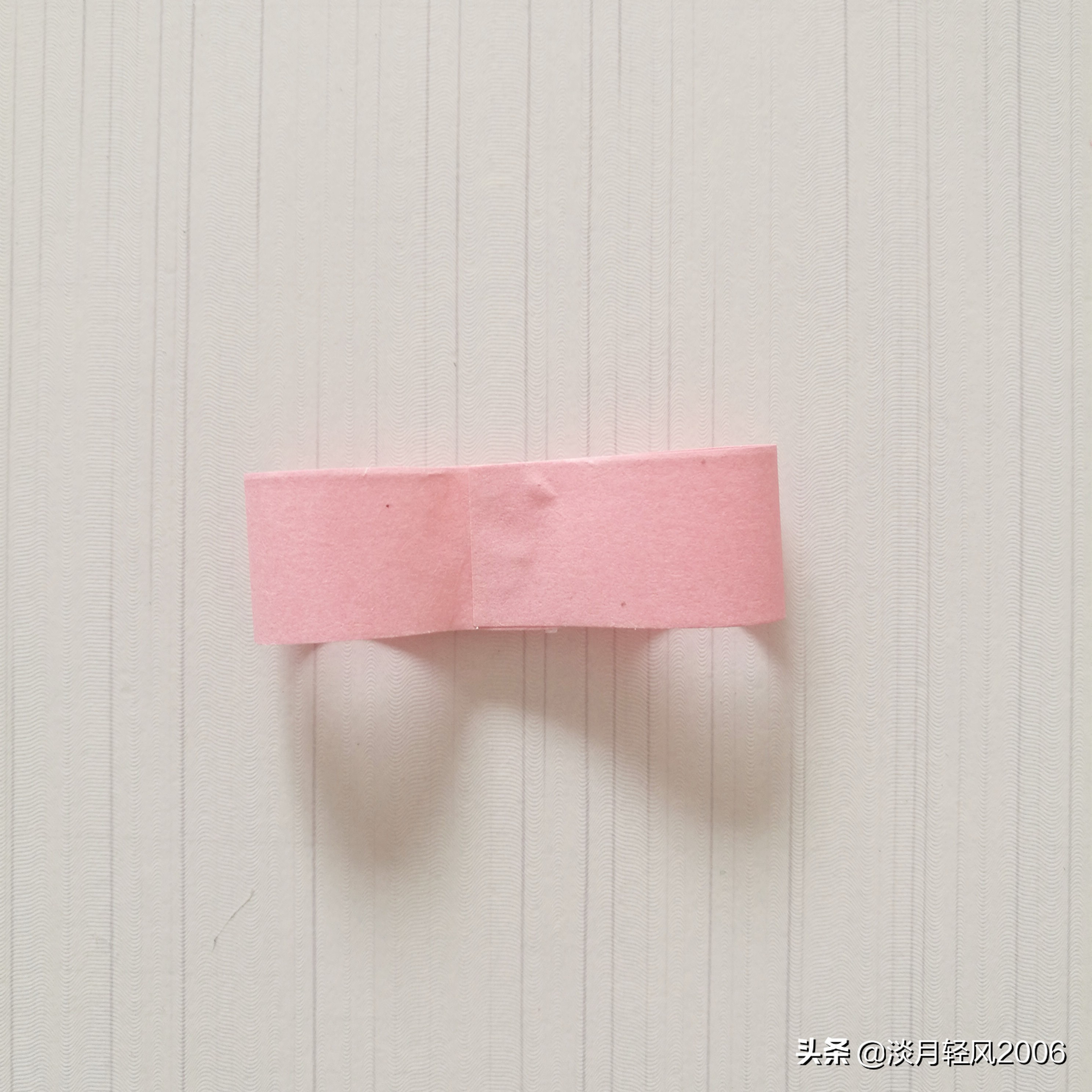 幼儿园手工，自己动手用卡纸做清新小花爱心贺卡，可以当手工作业