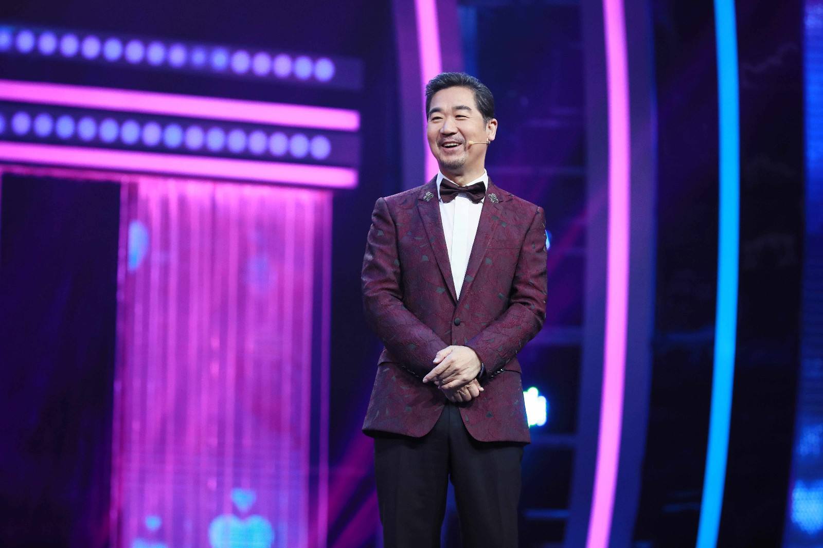 4个女人2段婚姻，“皇帝专业户”张国立，到底是个怎样的人？