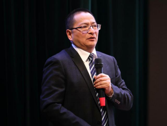 高考结束第一天，葛大爷终于现身，笑着说：不好意思又出难了