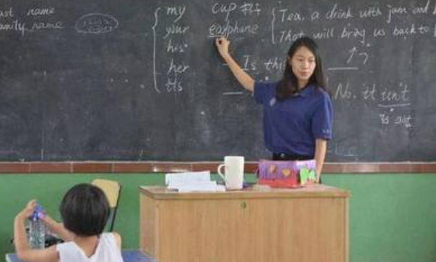 大学怀孕学校怎么处理（怀孕女教师坚持在校上课）