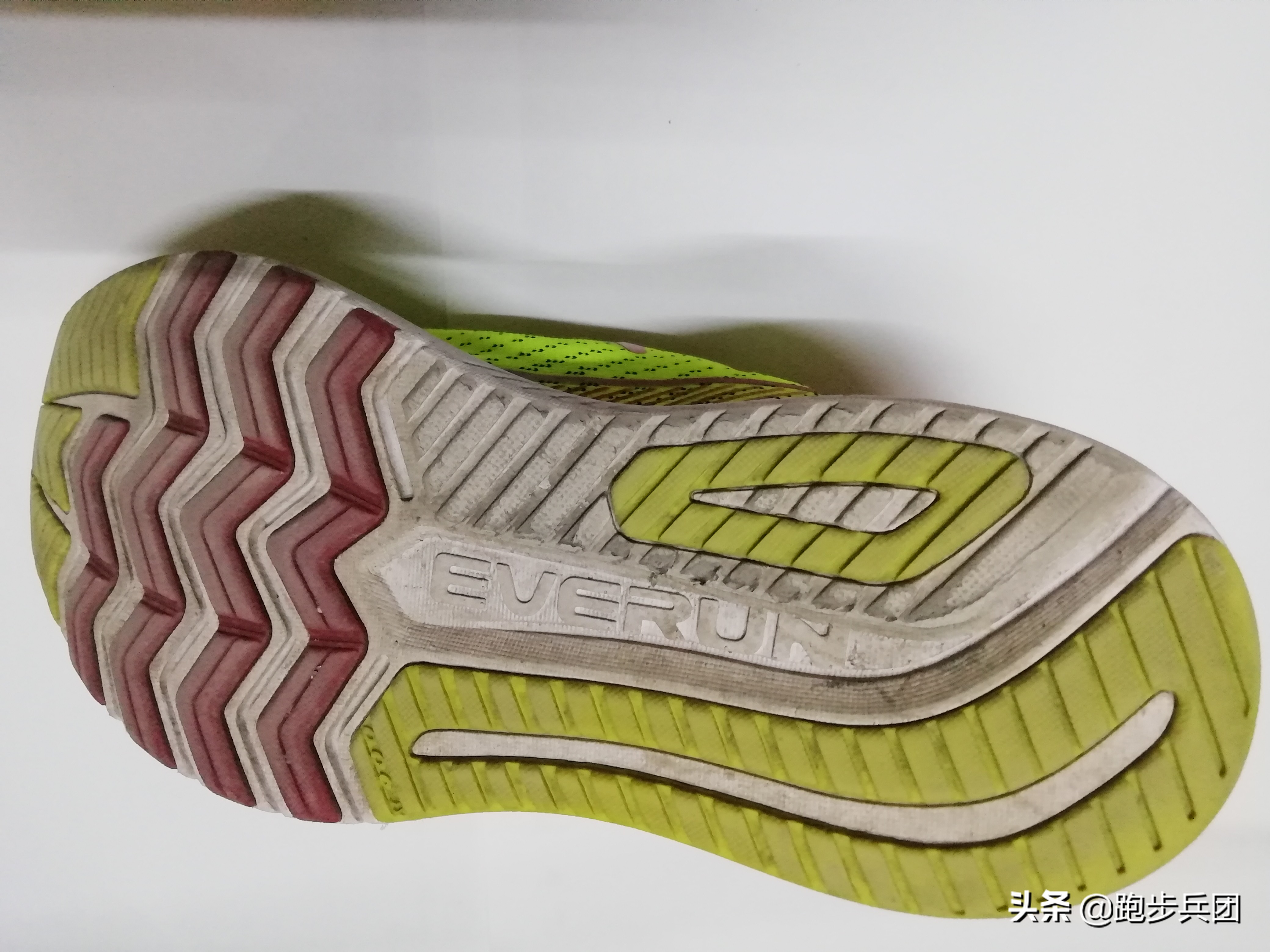看看一个理工男是如何写跑鞋的实测报告