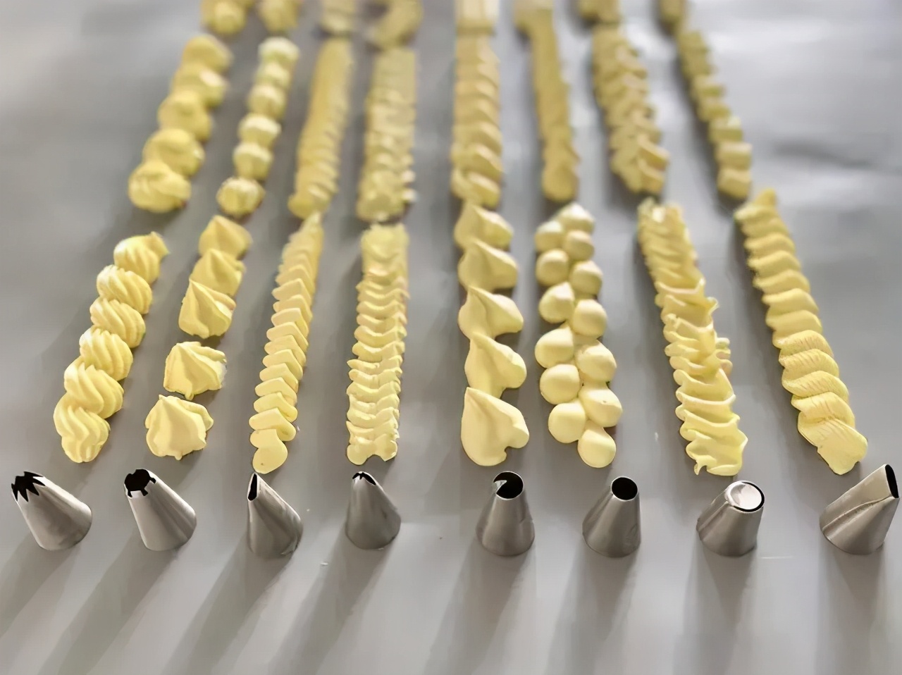 裱花嘴怎么装(裱花嘴的转换器一定要用吗)插图(2)