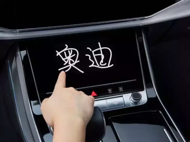 奥迪Q8有什么好?不是“强性能”“豪配置”,而是这些