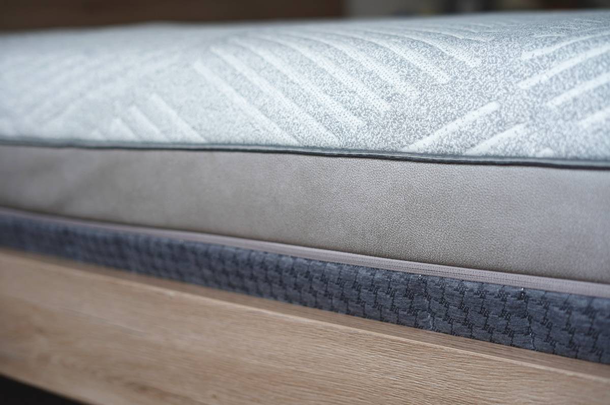 米粉亲自来验货 售价两千多的8H 金刚护脊乳胶床垫到底值不值