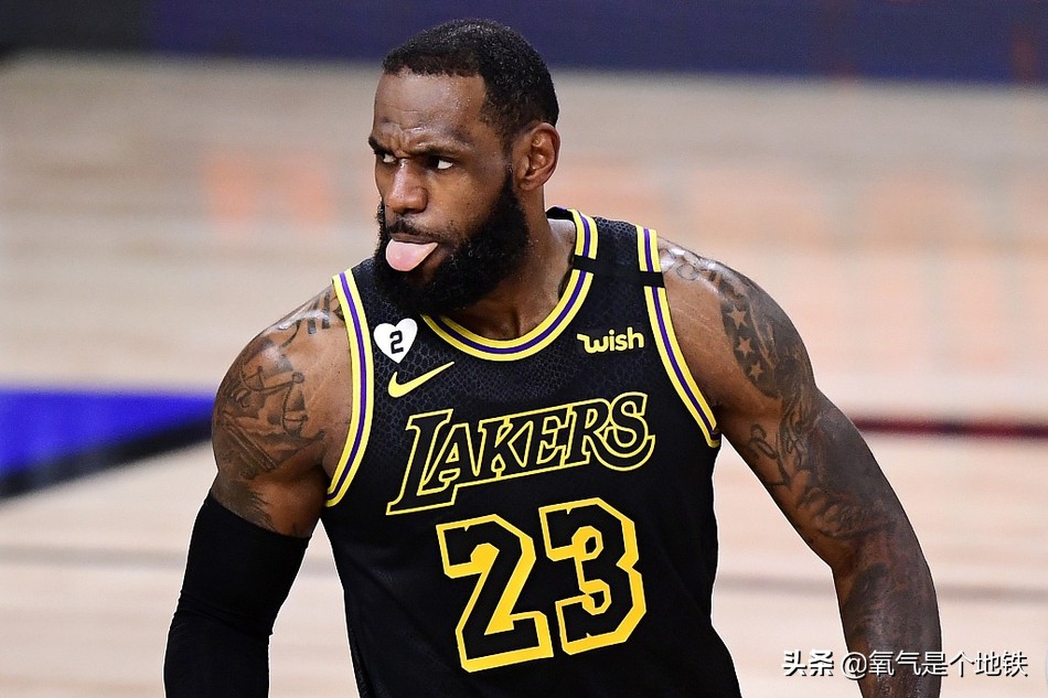 为什么现役nba詹姆斯老了(詹姆斯现役年纪第四老，最早一个出道，但论实力还是联盟第一档)