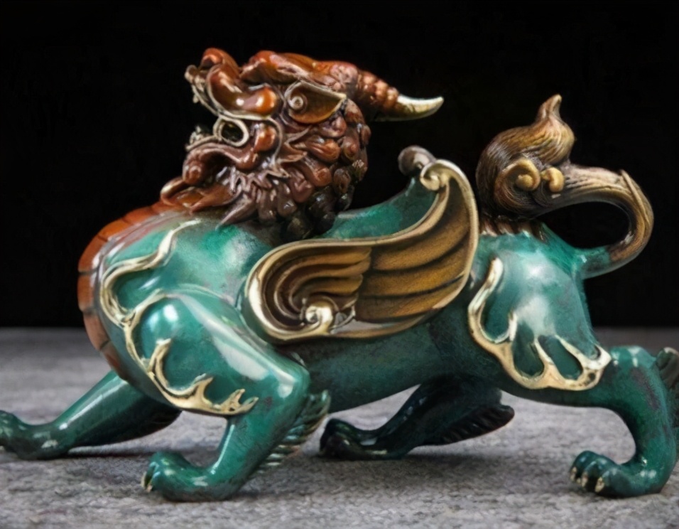 公貔貅主要是招财为主,母貔貅则是守财为重.