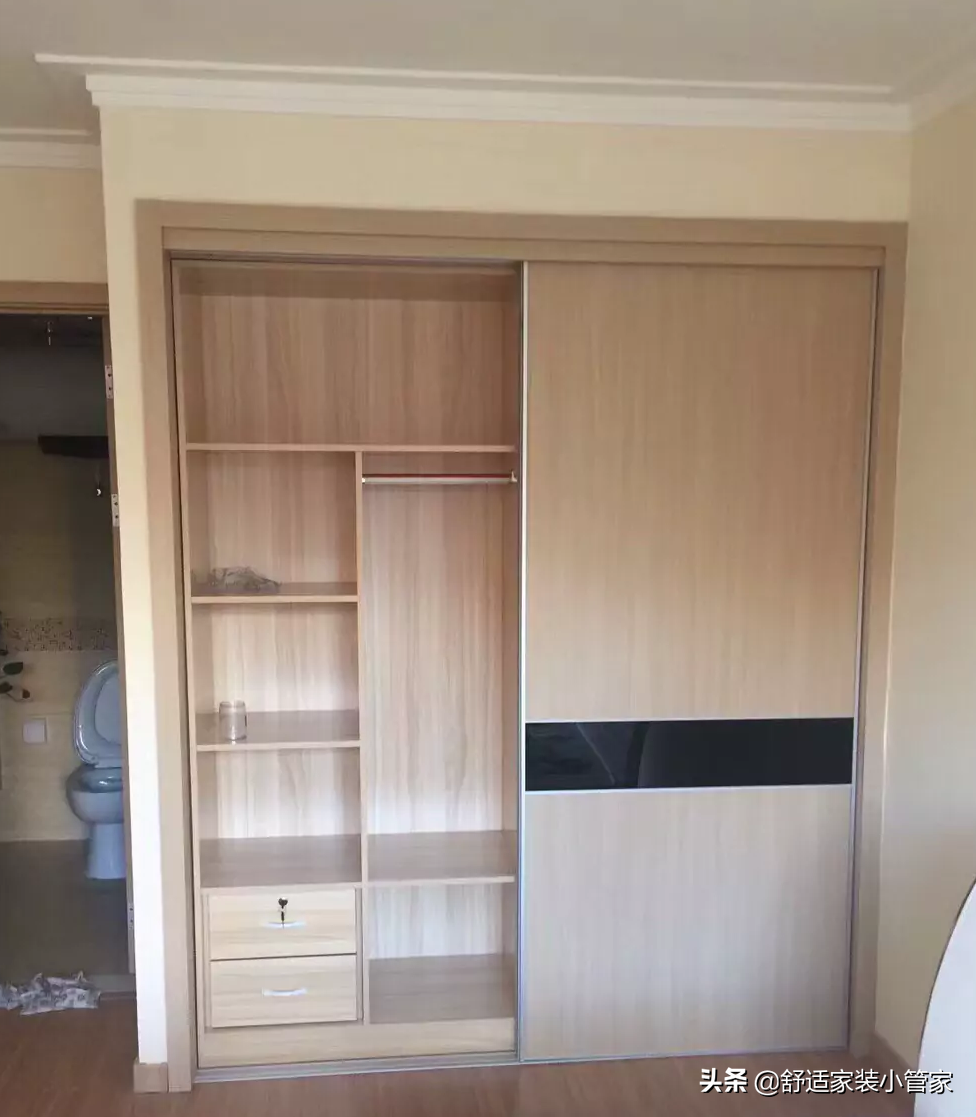 14个木工赶制完成的卧室衣柜,内部结构很实用,装修值得参考
