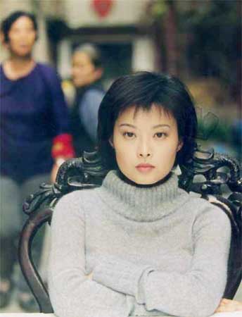张扬的袁立：撕完李冰冰，又骂王中军，连张国立也不放过太疯狂