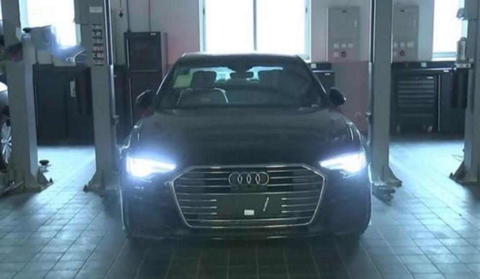 花37万买奥迪新车，刚开几天频繁出故障？4S店劝顾客要“讲科学”
