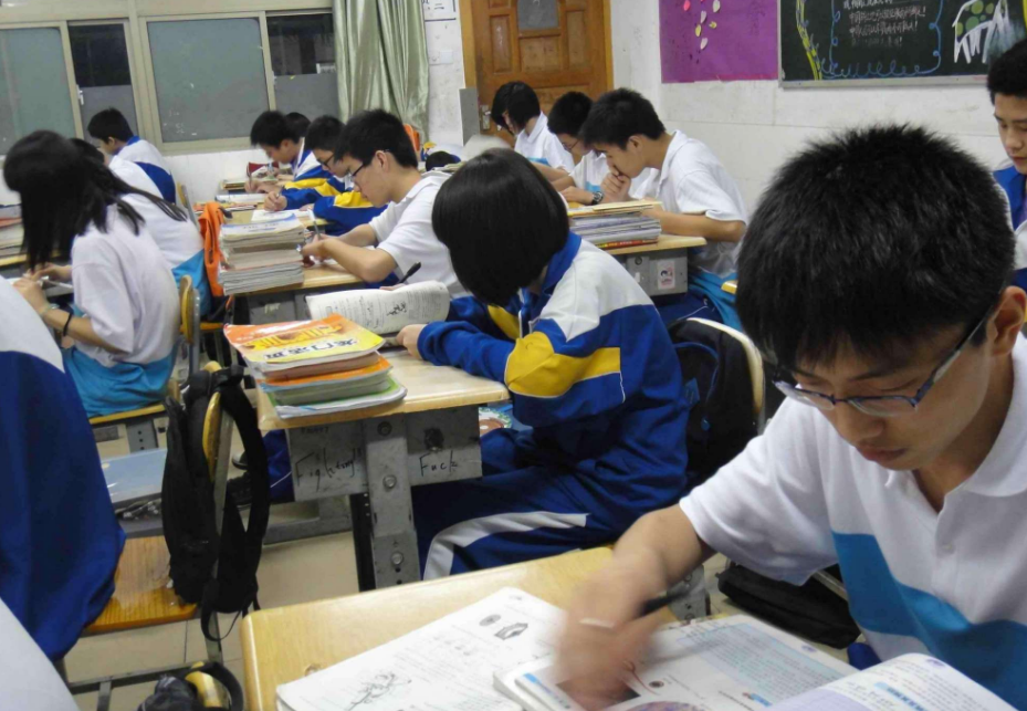 高考成绩也分层次，不同分数对应的层次不同，未来发展差距明显