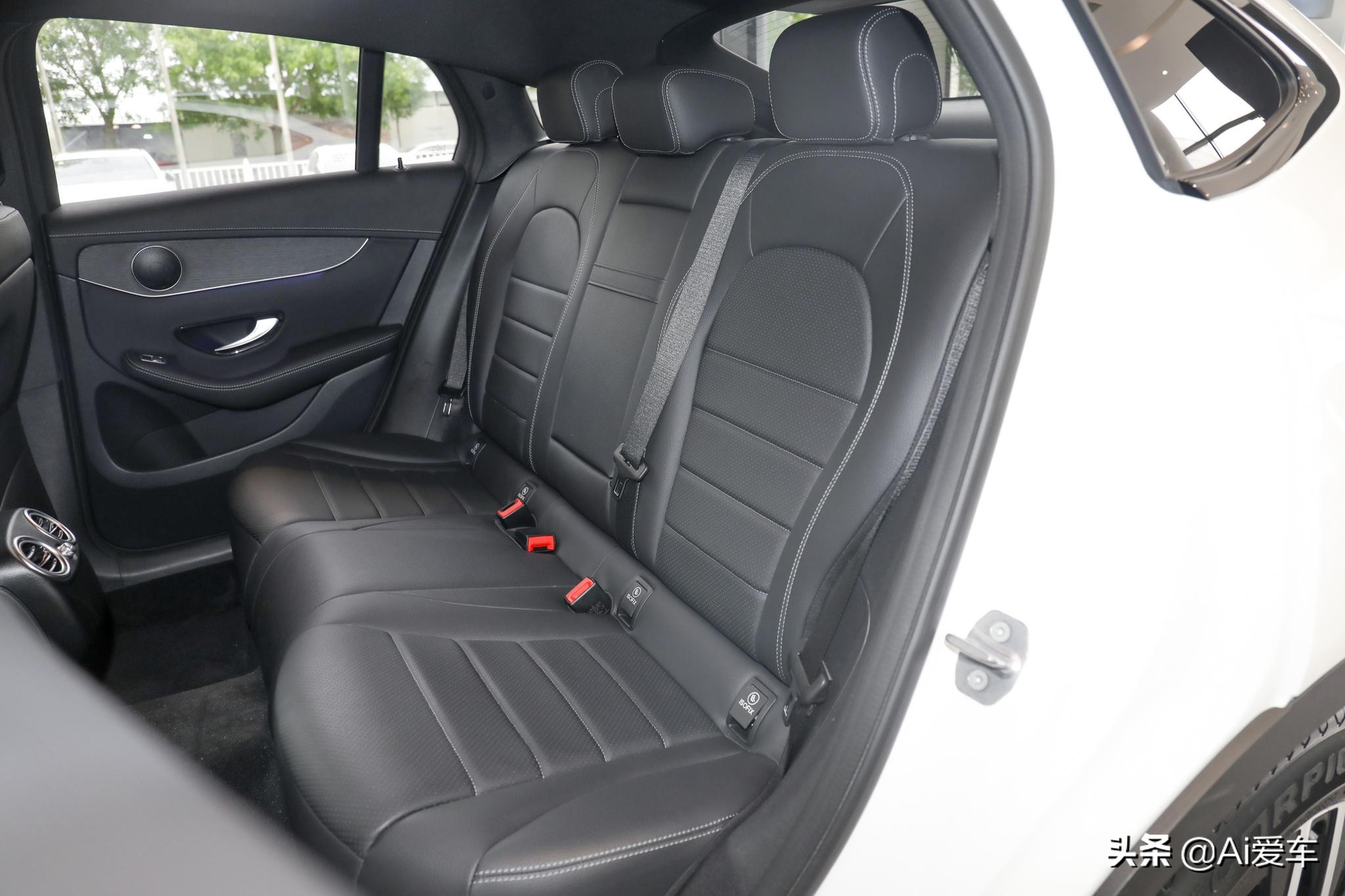 2.0T+258马力，奔驰家进口轿跑SUV,9AT自动带有四驱，奔驰GLC轿跑