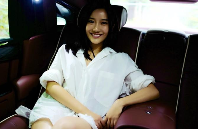 她是清华史上最美校花，高考艺考“双第一”，集美貌与才华于一身