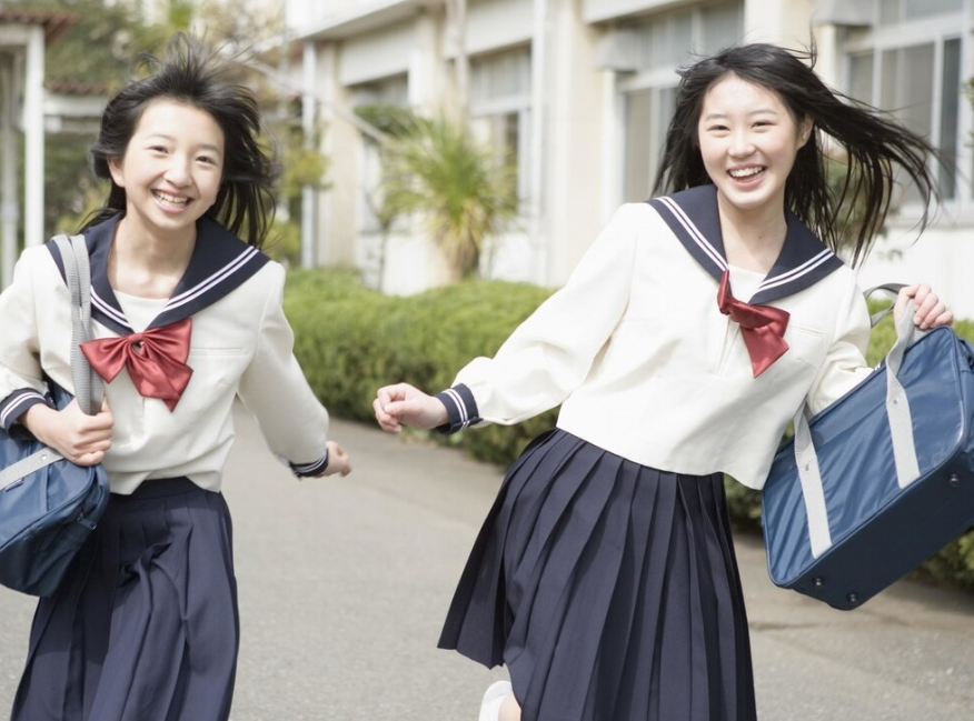 高三学子迎来“坏消息”，教育部已经下发通知，学生复读将成难题