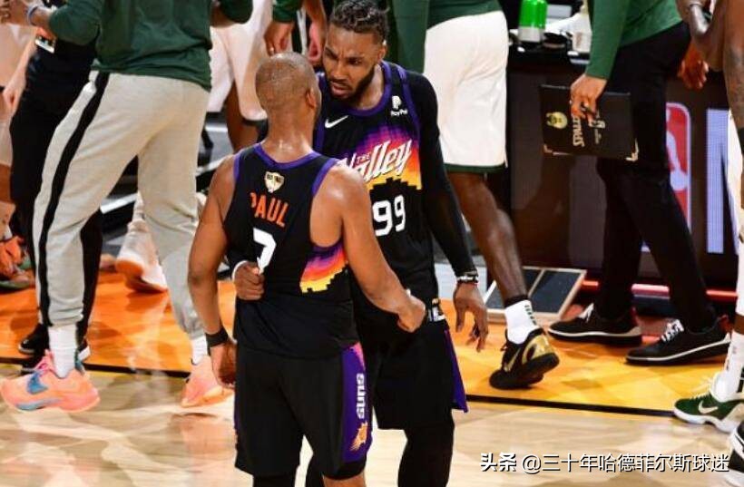 为什么nba都是赢三节(NBA总决赛第三场，雄鹿为何大胜太阳？球迷给出意见，且木已成舟)