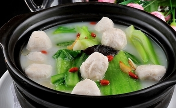 乌鲁木齐最好吃的砂锅在这里，每次都想打破“砂锅”吃到底