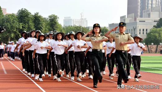 洛阳二外2019年新生国防教育暨入校课程闭营仪式圆满收官