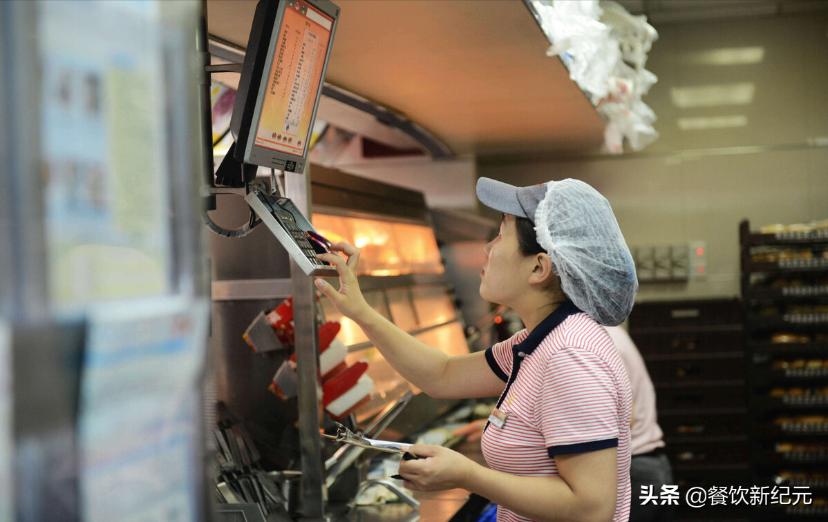 餐饮招聘启事（为何餐饮业招工难）