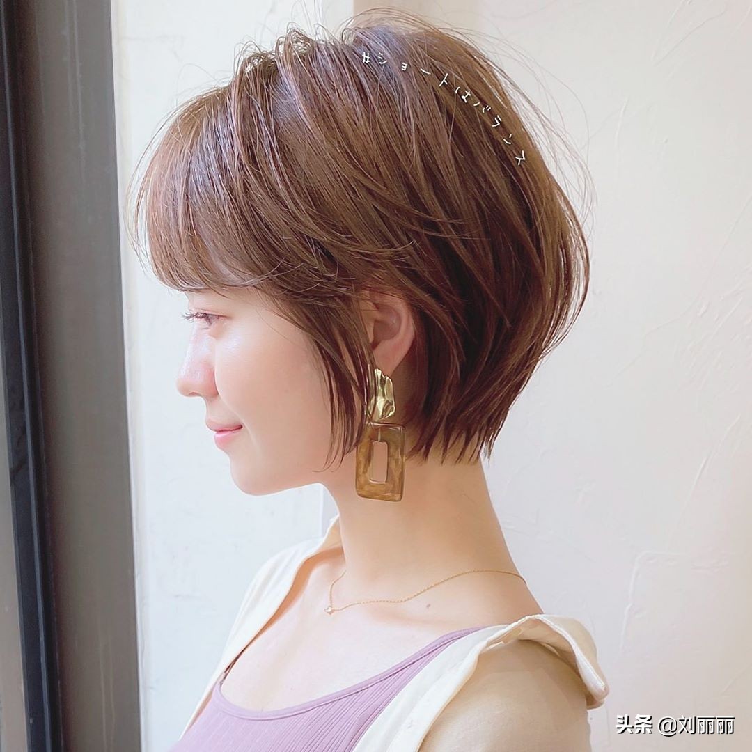 今秋高人气发型24款,蓬松修颜还瘦脸,无论长短都很美